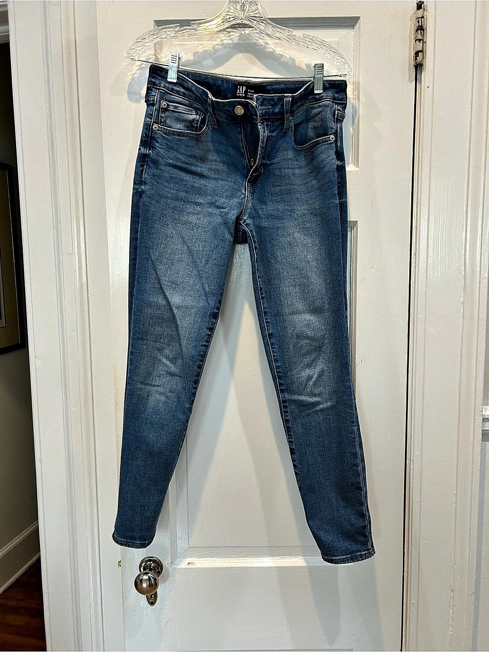 Gap Universal Skinny Legging Jeans, Size 28/6, Mid Rise, Like New